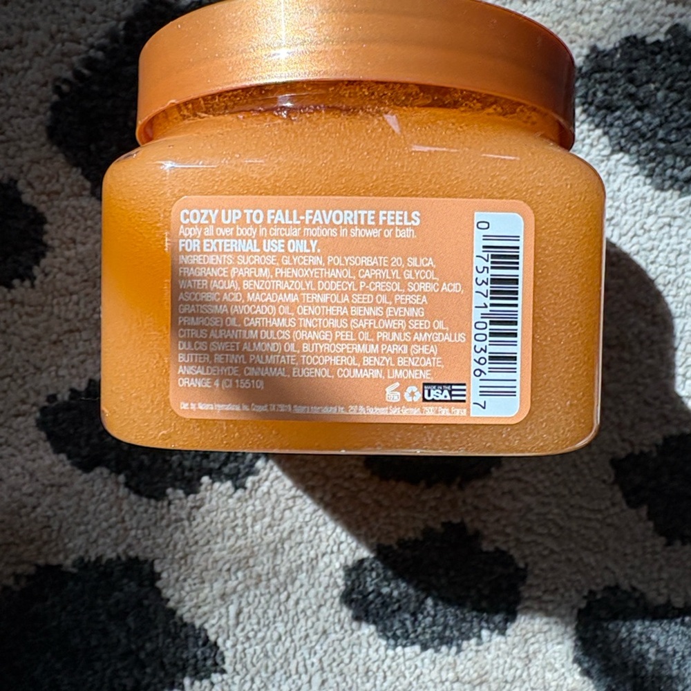Tree Hut Sweet Punkin Shea Sugar Scrub — Orange Exfoliating Body Scrub - Picture 3 of 3
